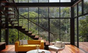 Dinding Kaca Rumah Modern, Solusi Hunian Elegan dengan Cahaya Alami Maksimal Dinding Kaca Rumah Modern, Solusi Hunian Elegan dengan Cahaya Alami Maksimal